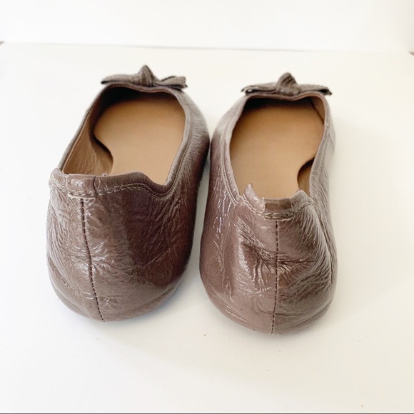 Elie Tahari Taupe Patent Leather Flats Bow Shoes - Picture 8 of 11